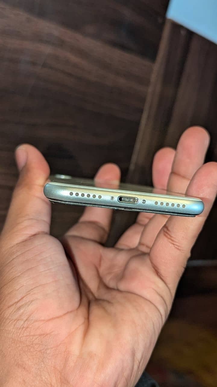 Apple iPhone SE 2nd-gen 2