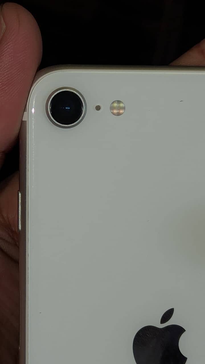 Apple iPhone SE 2nd-gen 5