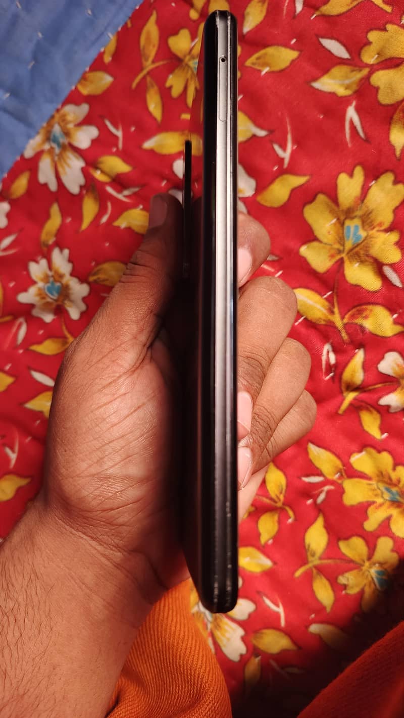Sharp Aquos R5G 2