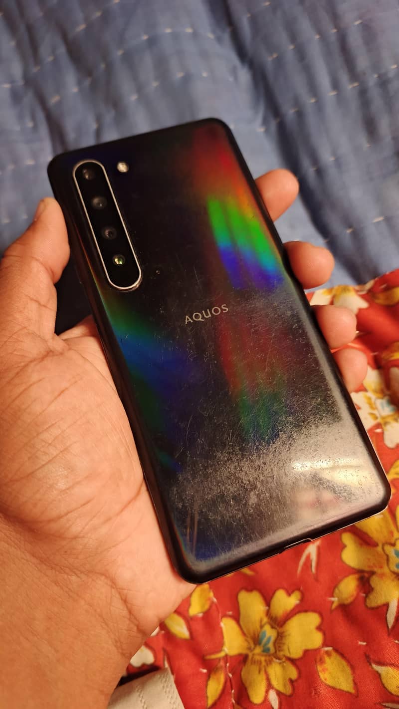 Sharp Aquos R5G 3