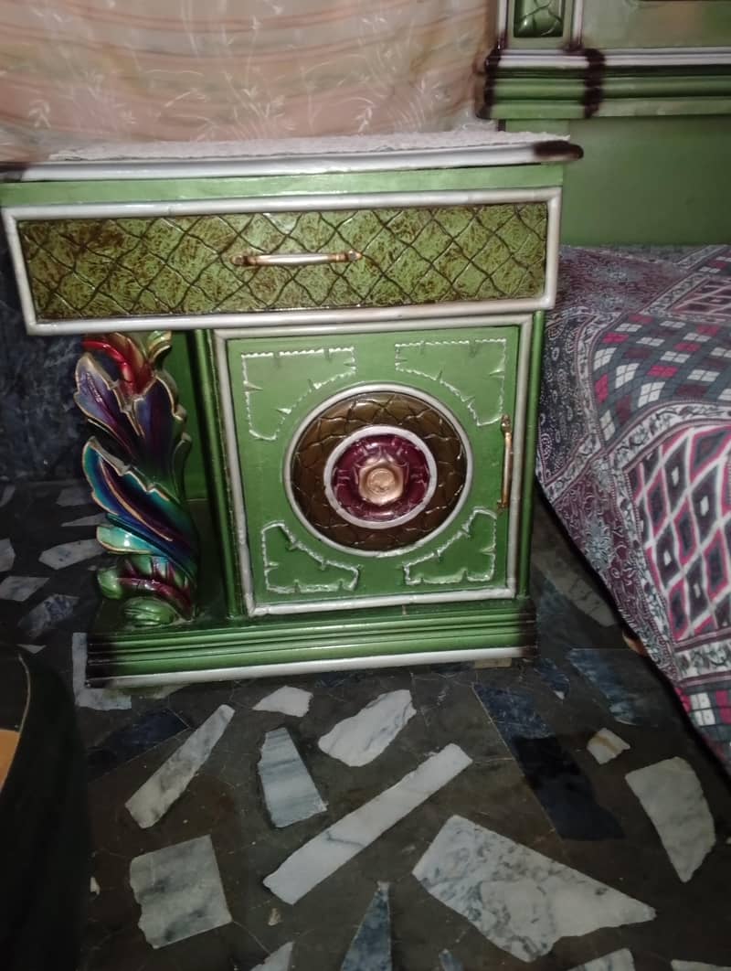 Green bed diko Paint 1