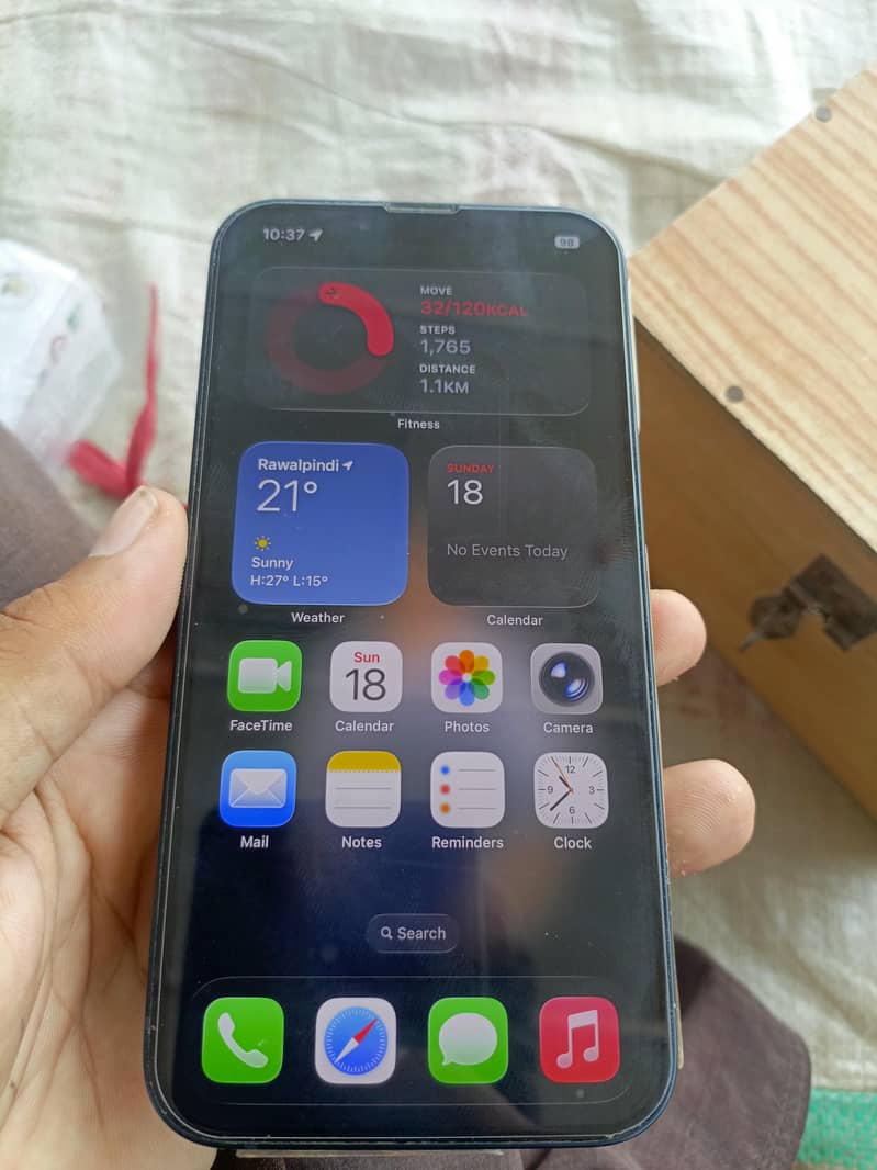 Apple iPhone 13 5