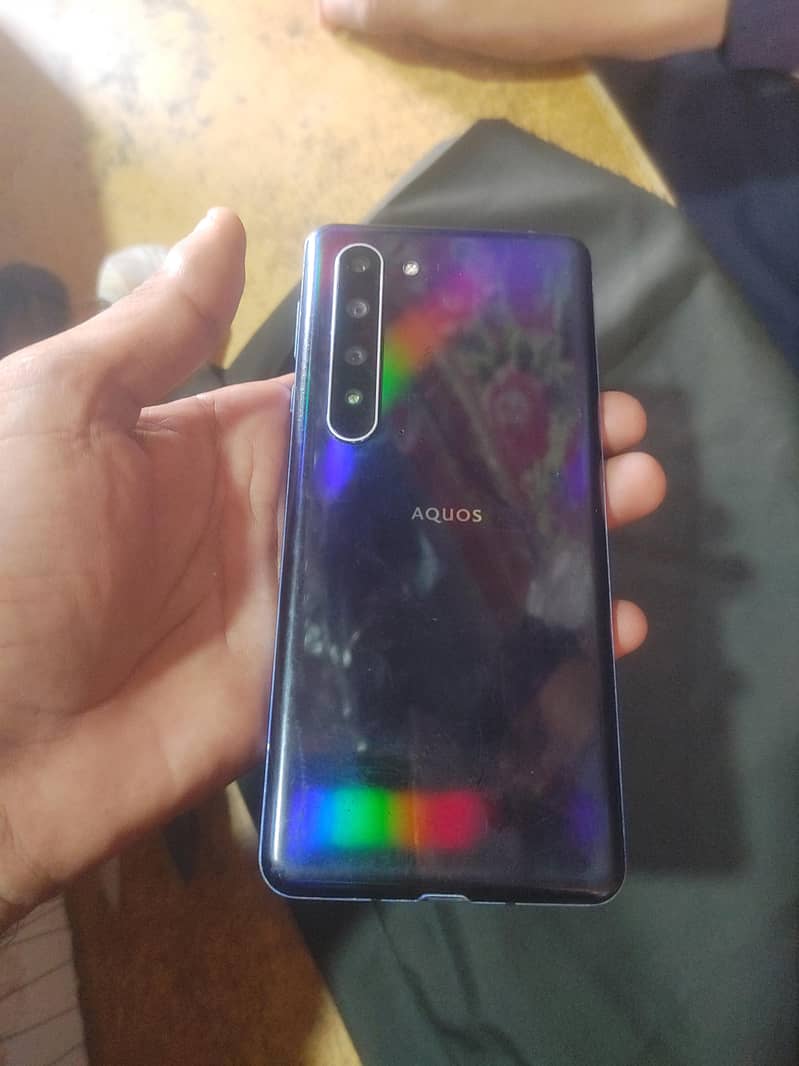 Sharp Aquos R5G 0