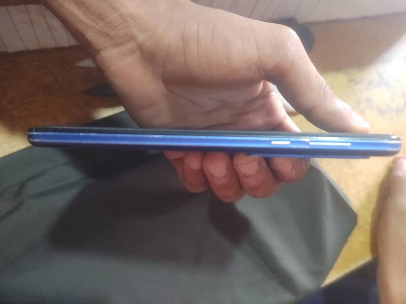Sharp Aquos R5G 3
