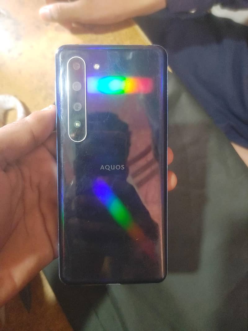 Sharp Aquos R5G 5