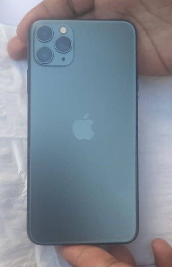 Apple iPhone 11 Pro Max 9