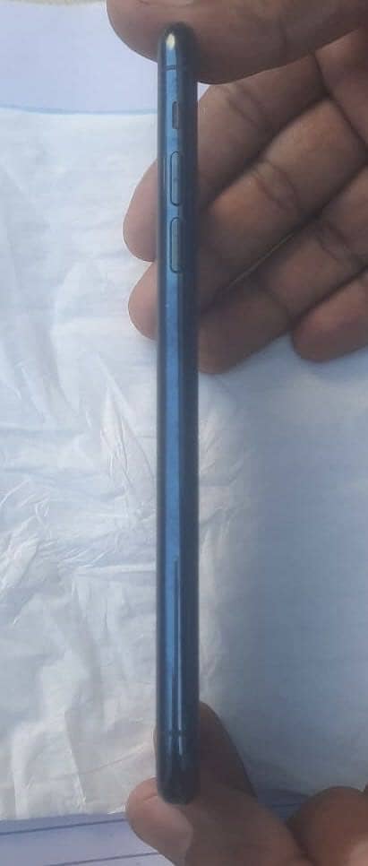 Apple iPhone 11 Pro Max 10