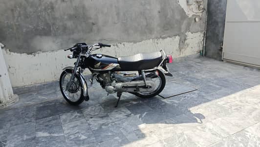 CG 125 Chrome 2026 Sticker