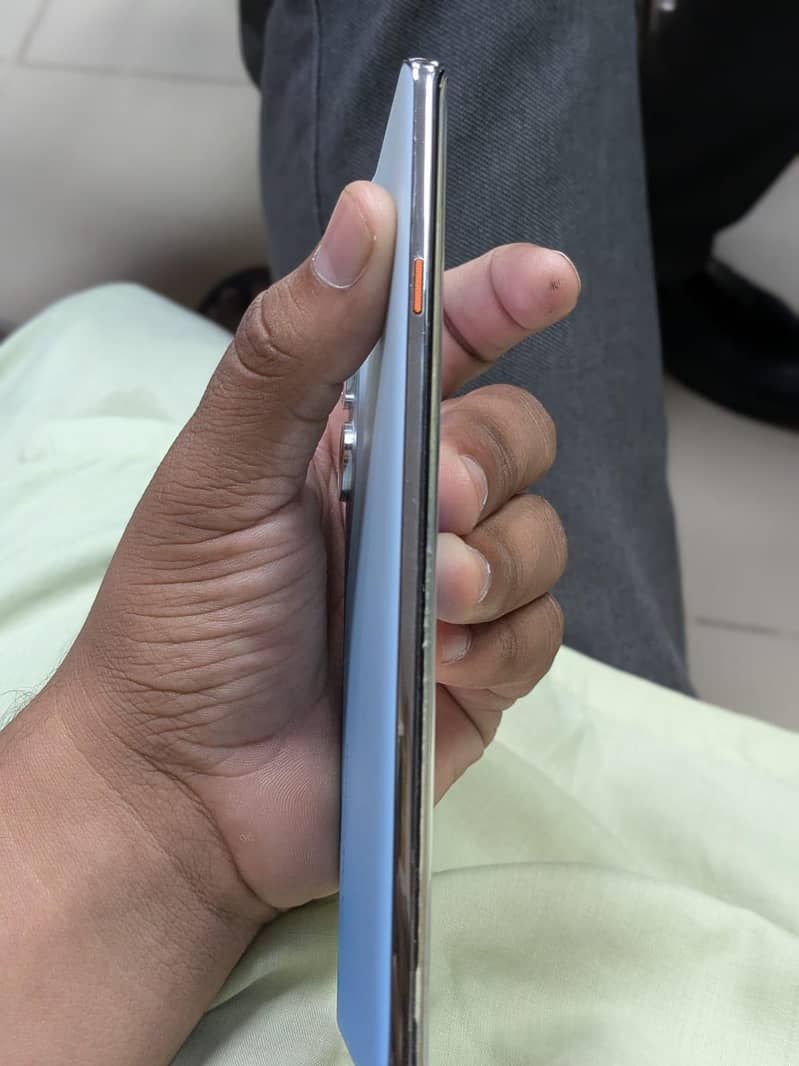Tecno CAMON 40 Pro 0