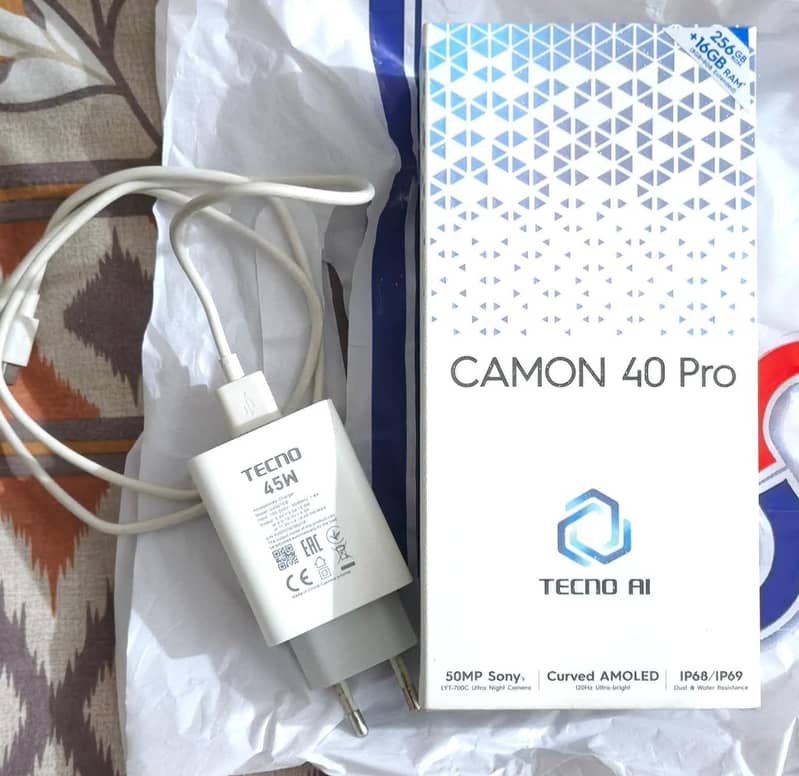 Tecno CAMON 40 Pro 8
