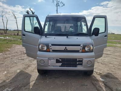 Mitsubishi Minica 2011