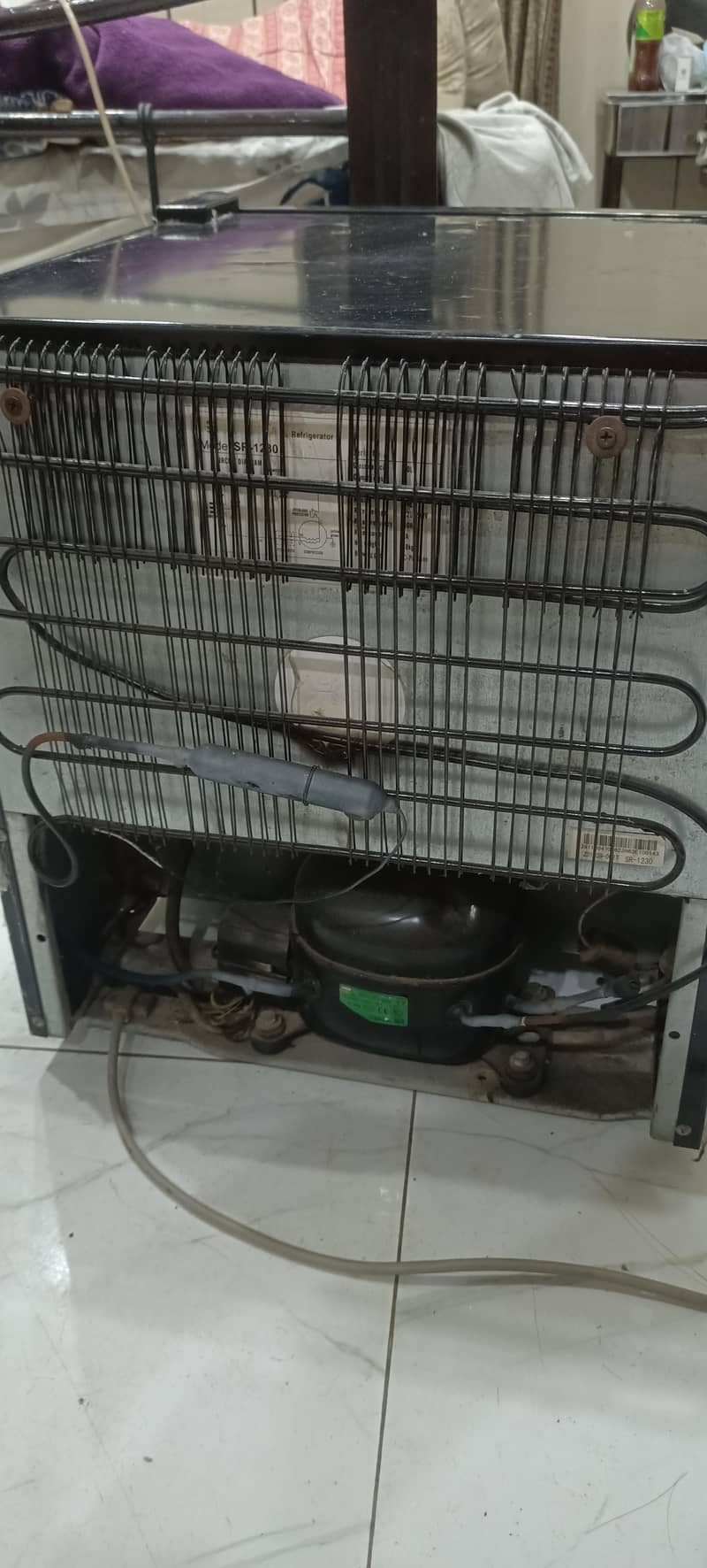 mini room fridge 2