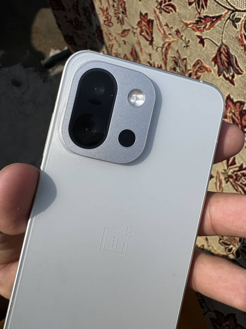 One Plus 13s  SIM NON ACTIVE 8