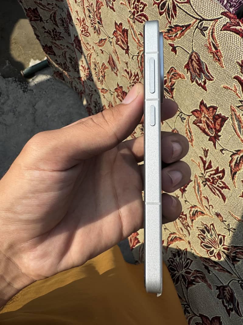 One Plus 13s  SIM NON ACTIVE 9