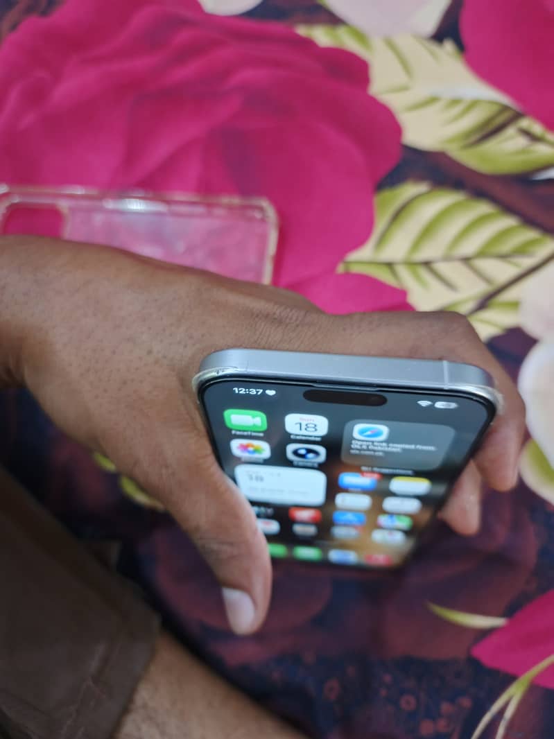 Apple iPhone 16 Pro Max 5