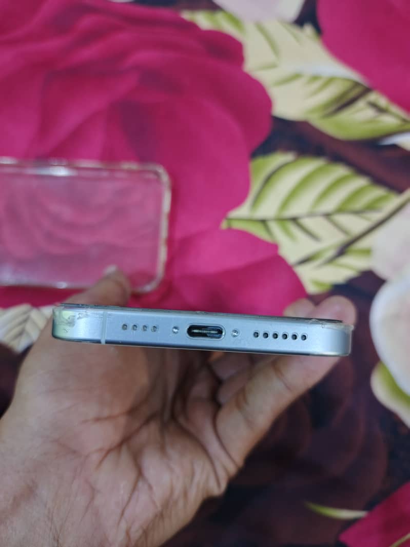 Apple iPhone 16 Pro Max 7