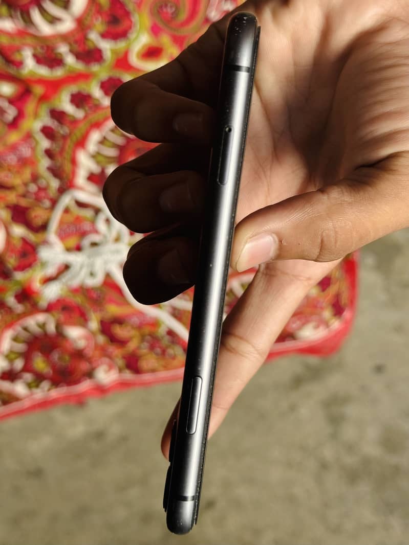 Apple iPhone 11 5