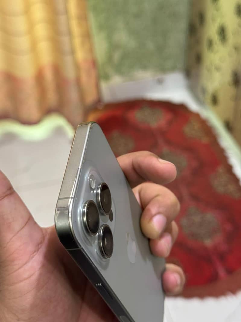 Apple iPhone 15 Pro 5