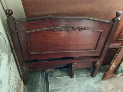 Single wooden beds in best condition