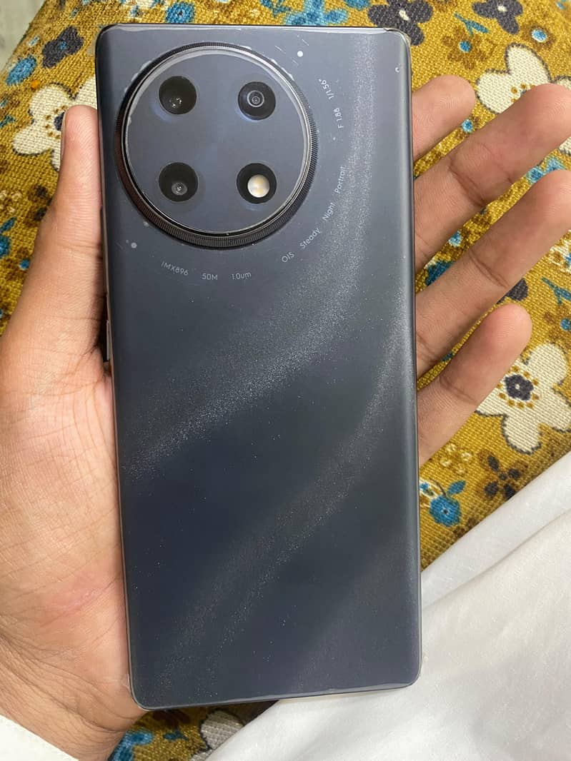Tecno CAMON 30S 1