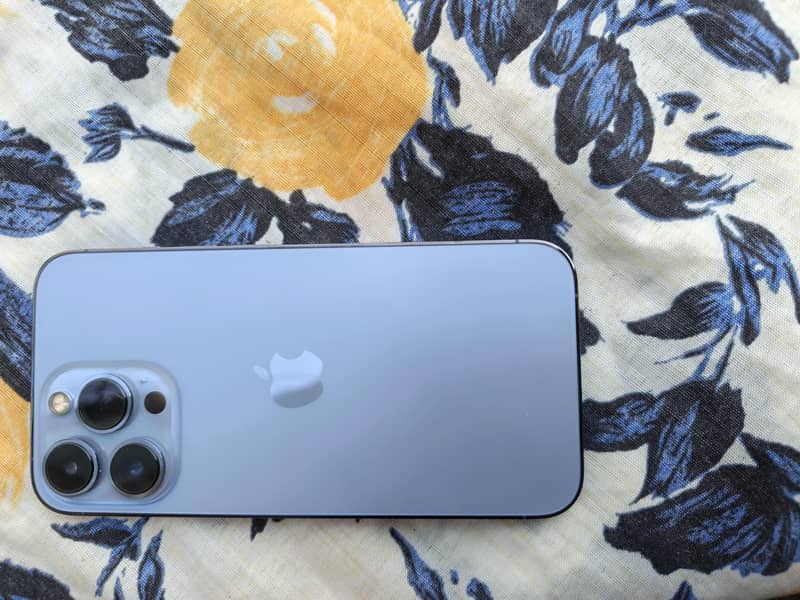 Apple iPhone 13 Pro 2