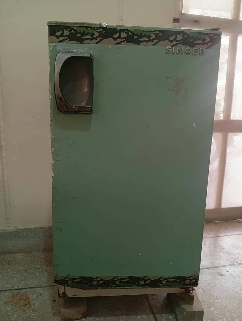 SMALL SIZE FRIDGE 2