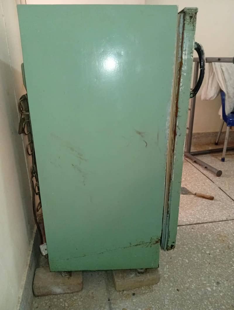 SMALL SIZE FRIDGE 3