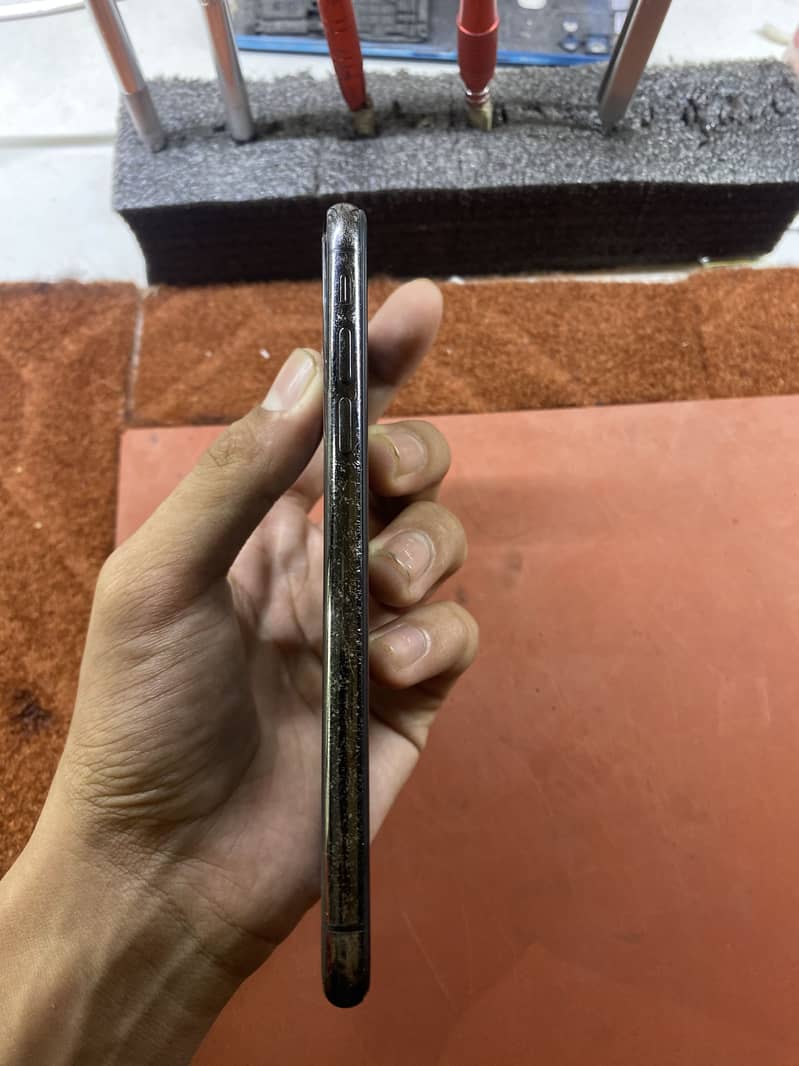 Apple iPhone X 0