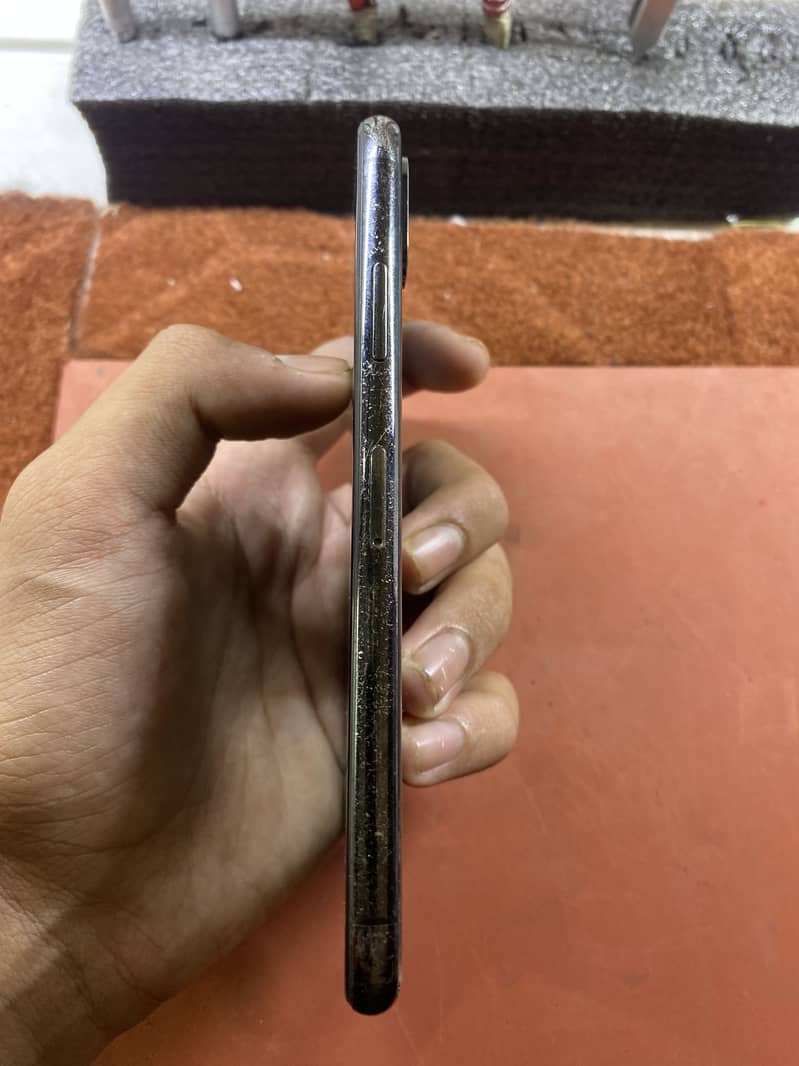 Apple iPhone X 3