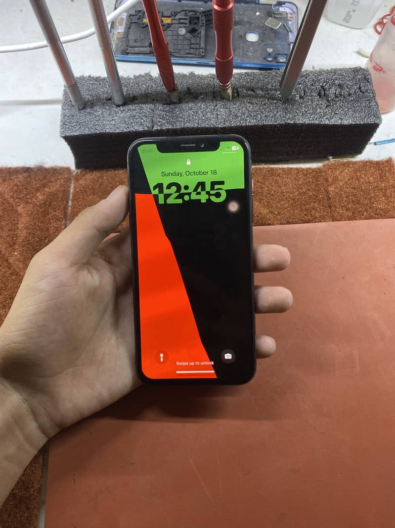 Apple iPhone X 4