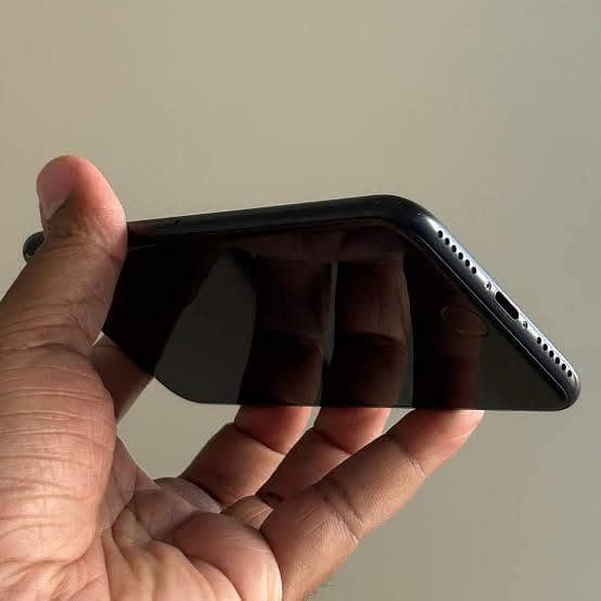 Apple iPhone SE 3