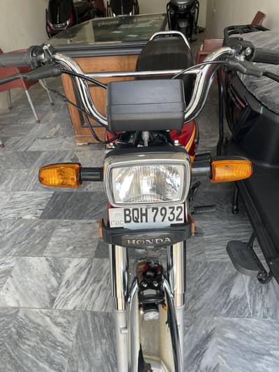 Honda CD70 2025