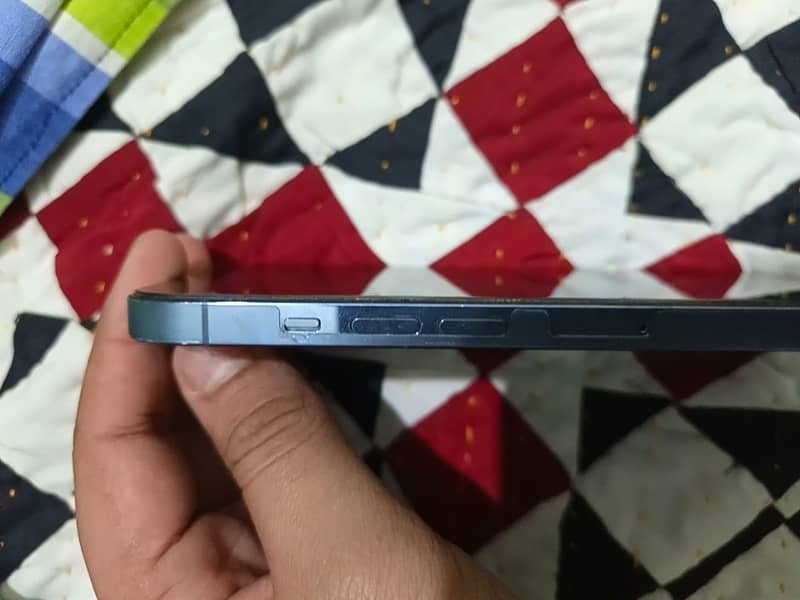 Apple iPhone 13 Pro Max 1