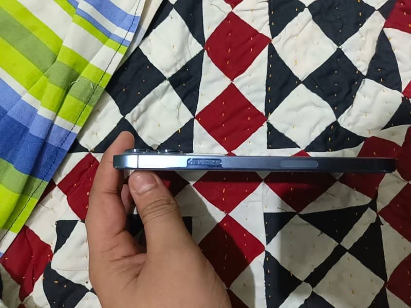Apple iPhone 13 Pro Max 4