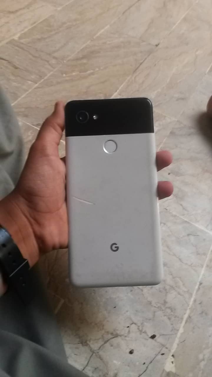 Google Pixel 2 XL 4