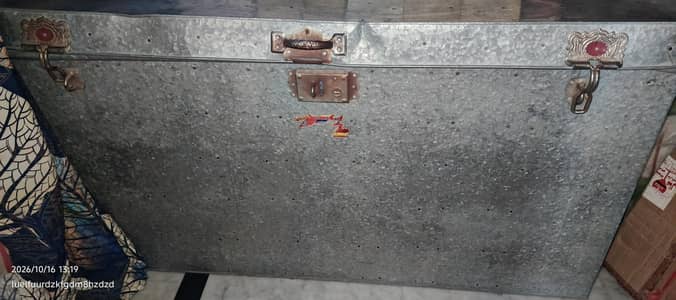 large size  trunk / baksa / paitii