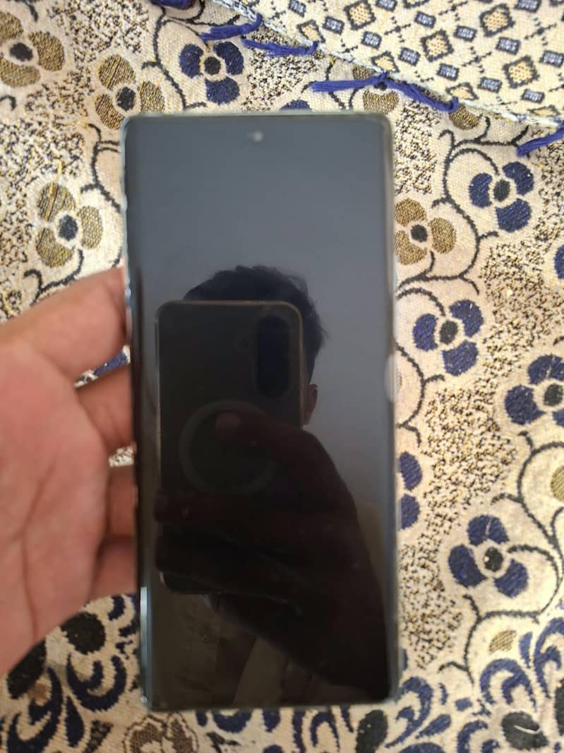 Tecno CAMON 40 Pro 1