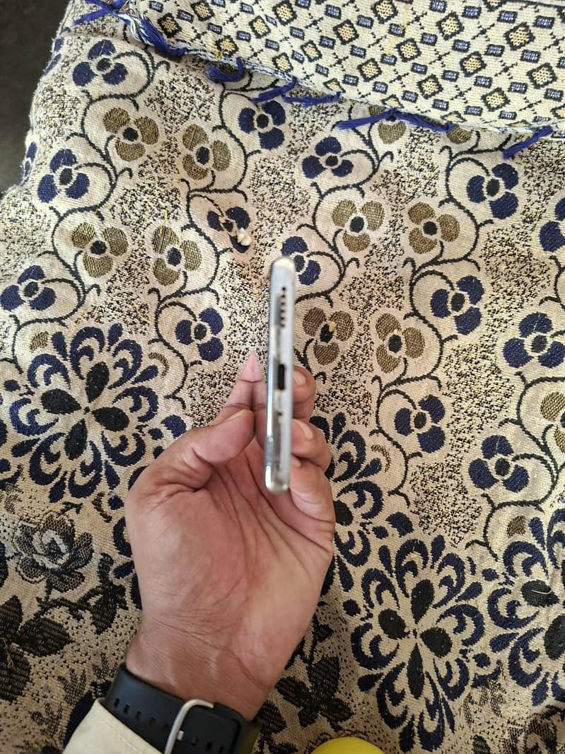 Tecno CAMON 40 Pro 5