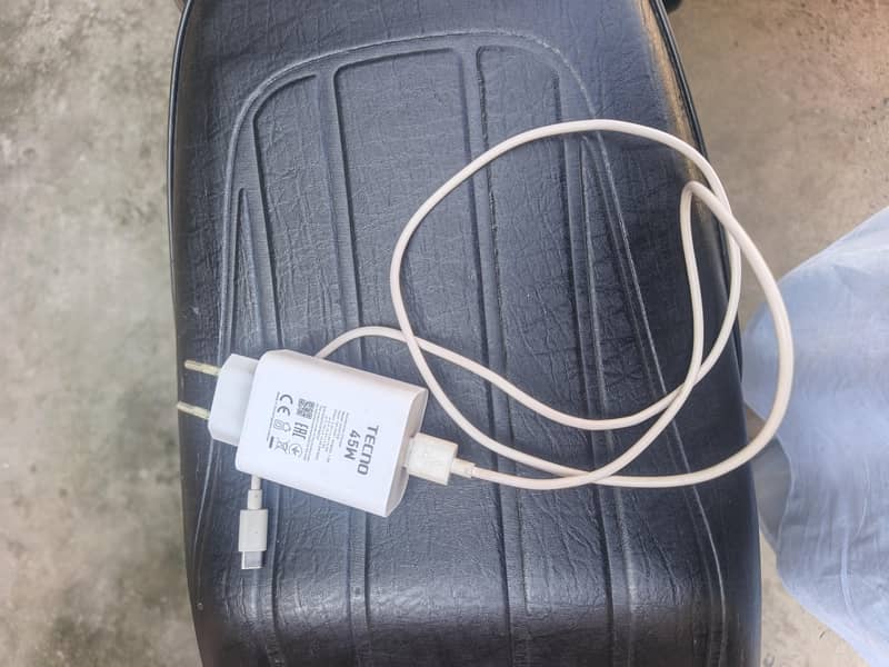 Tecno CAMON 40 Pro 10