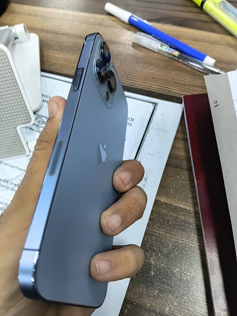 Apple iPhone 13 Pro Max 3
