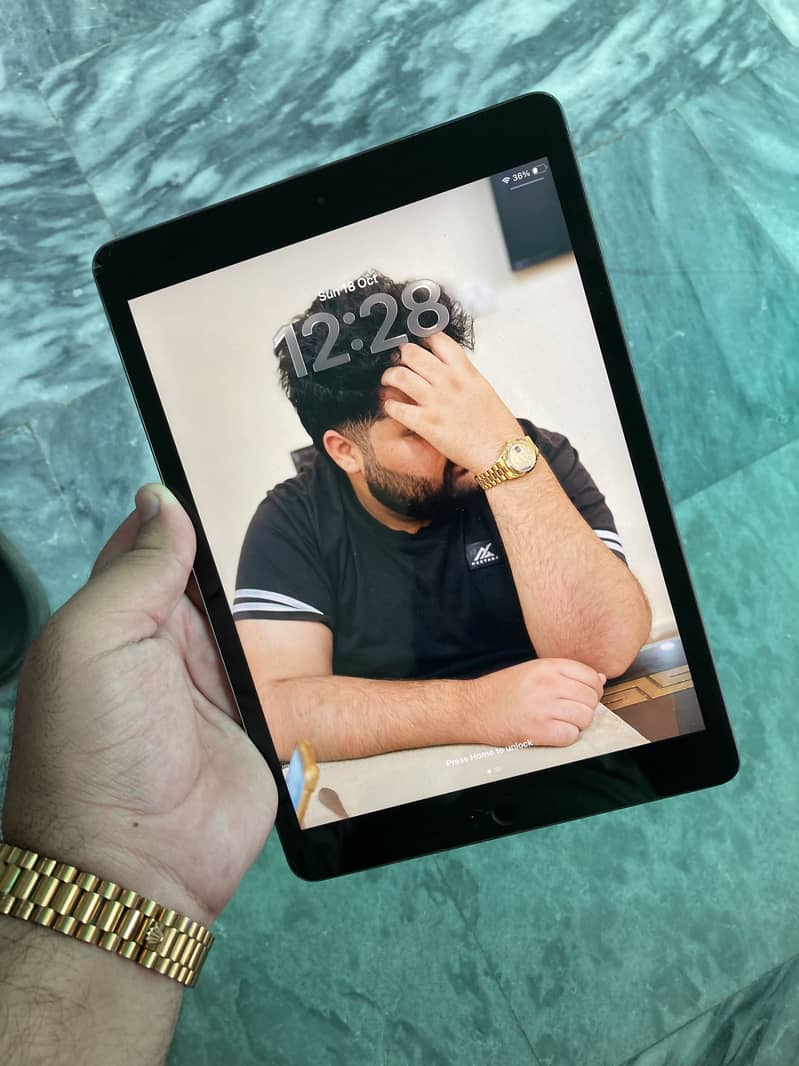 IPad 9th Generation 64 GB 3