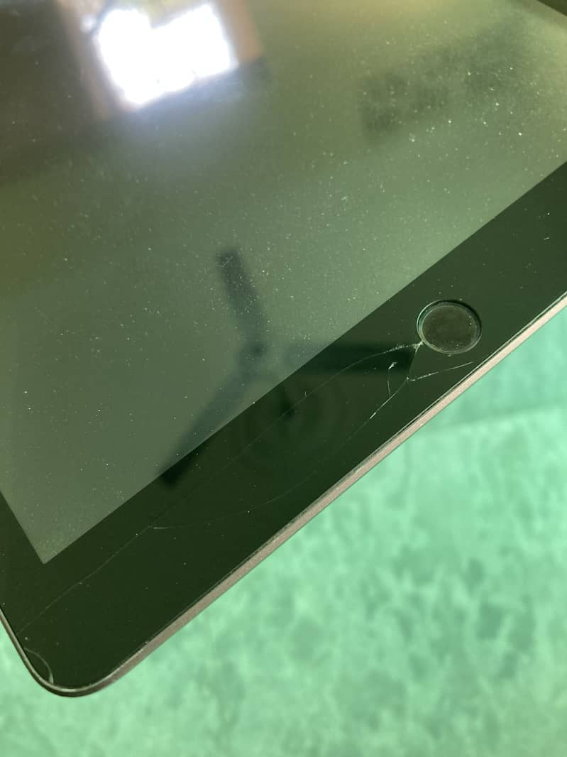 IPad 9th Generation 64 GB 6