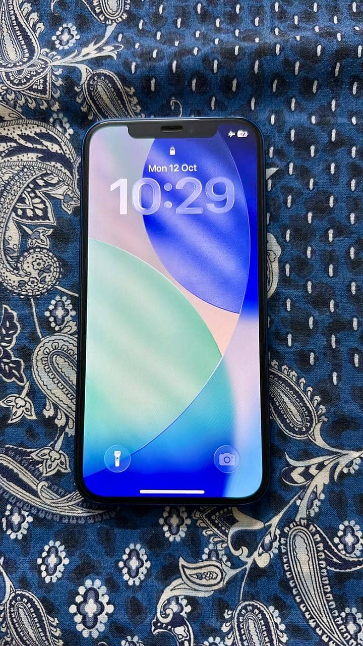 Apple iPhone 12 4
