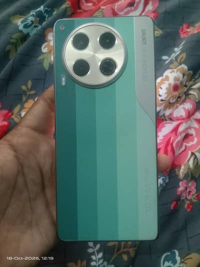 Tecno CAMON 30