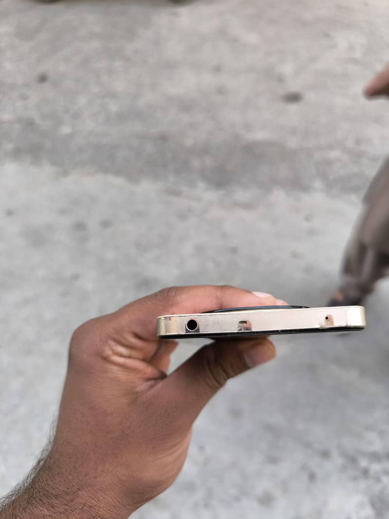 Realme 12 Plus 2
