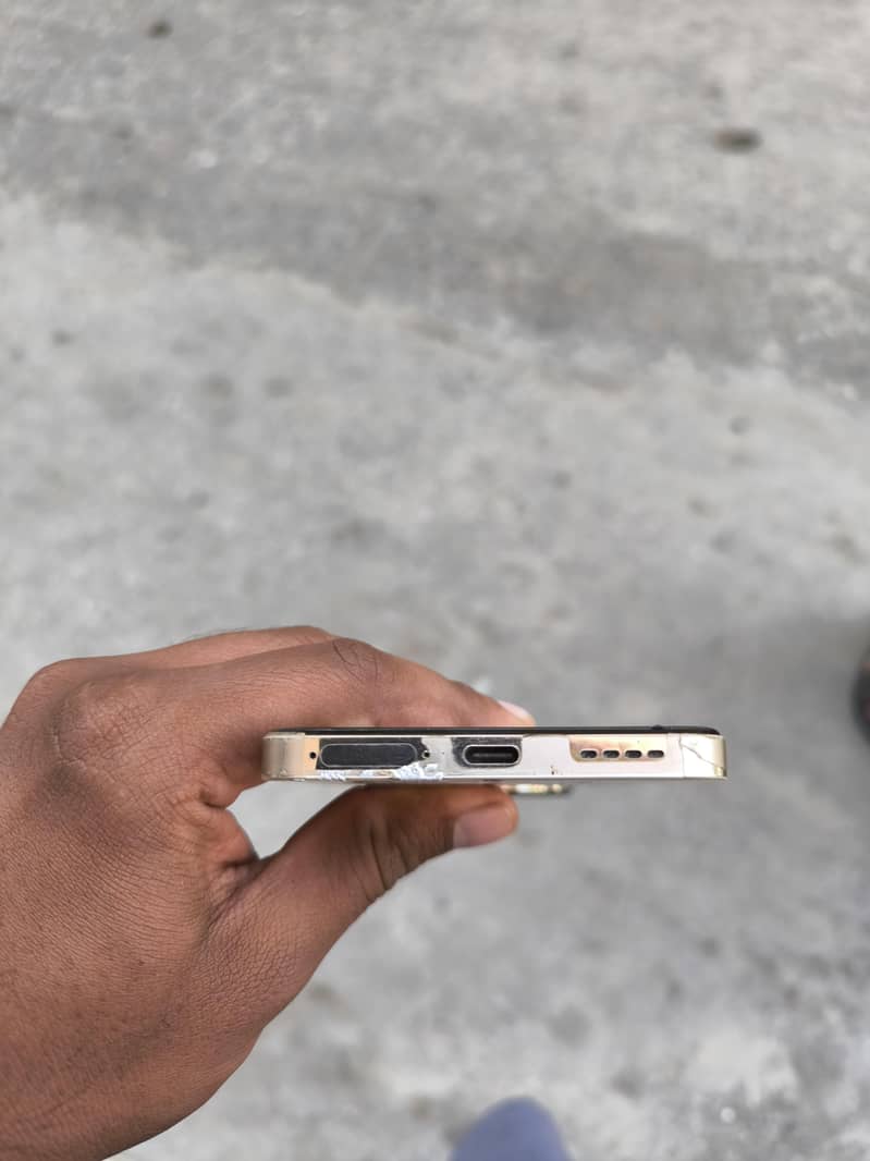 Realme 12 Plus 6