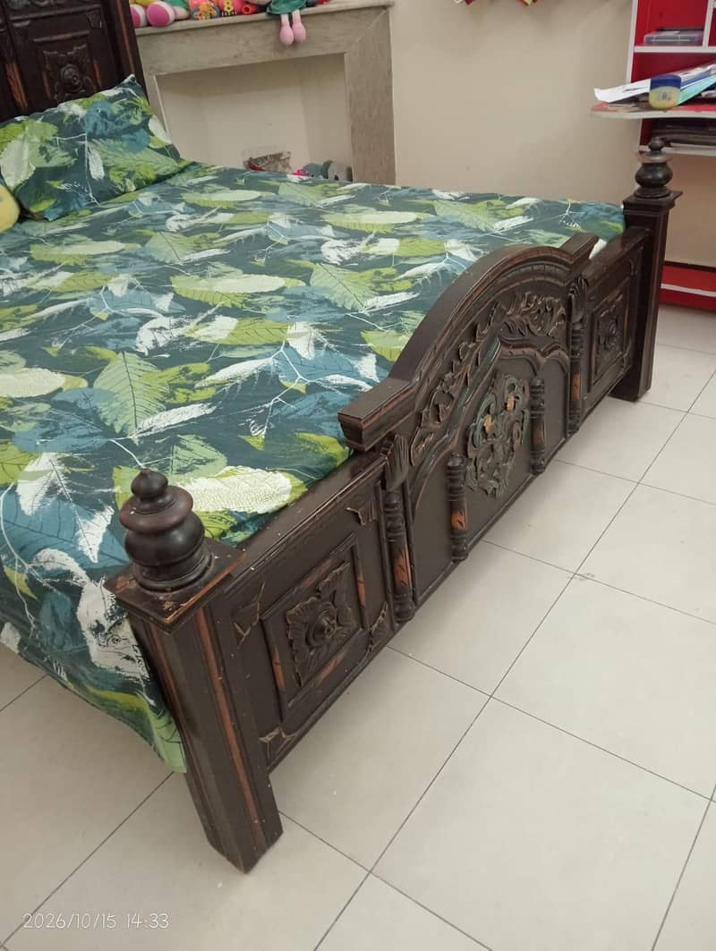 Double bed with side tables 1