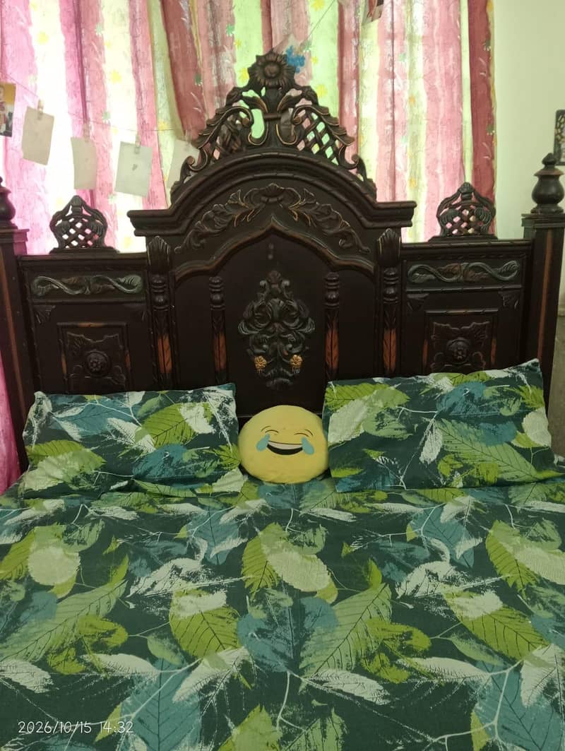 Double bed with side tables 2