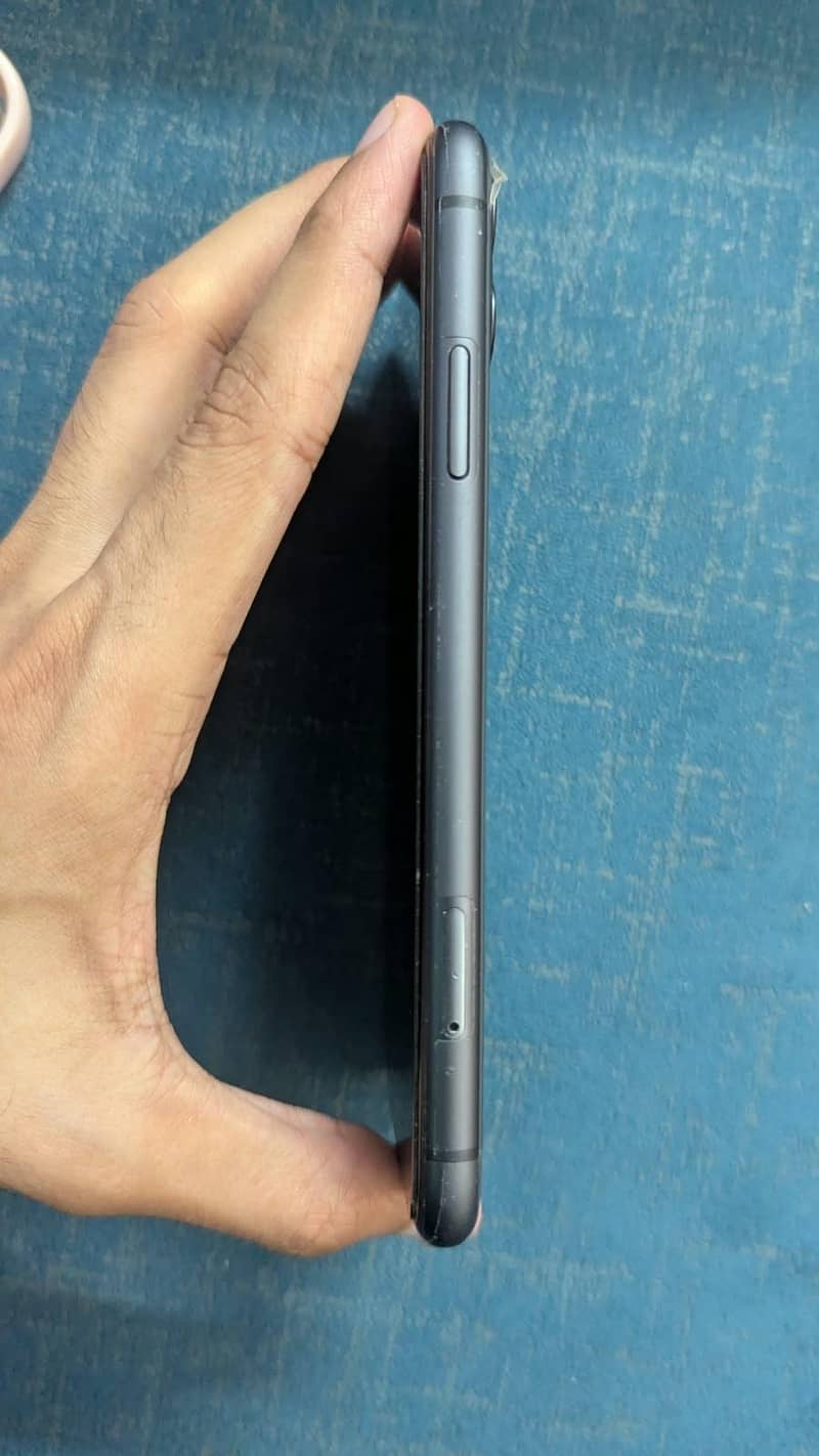 Apple iPhone 11 3