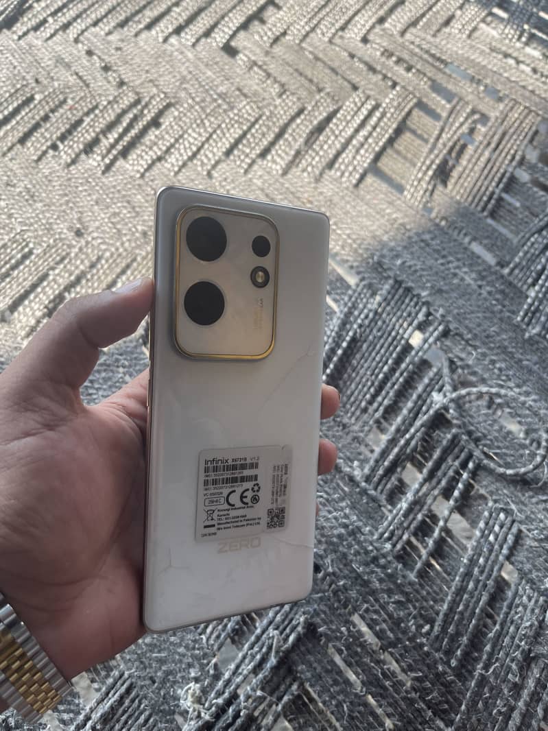 Infinix Zero 30 3